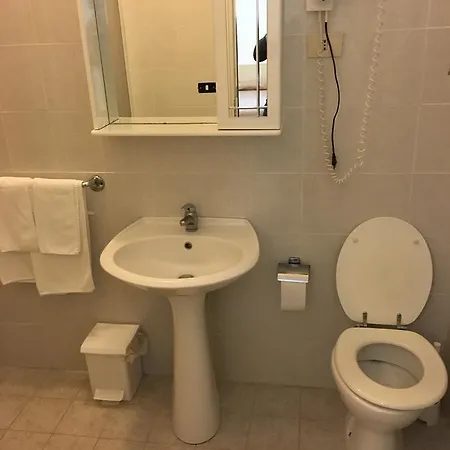Azzurro Hotel 2*